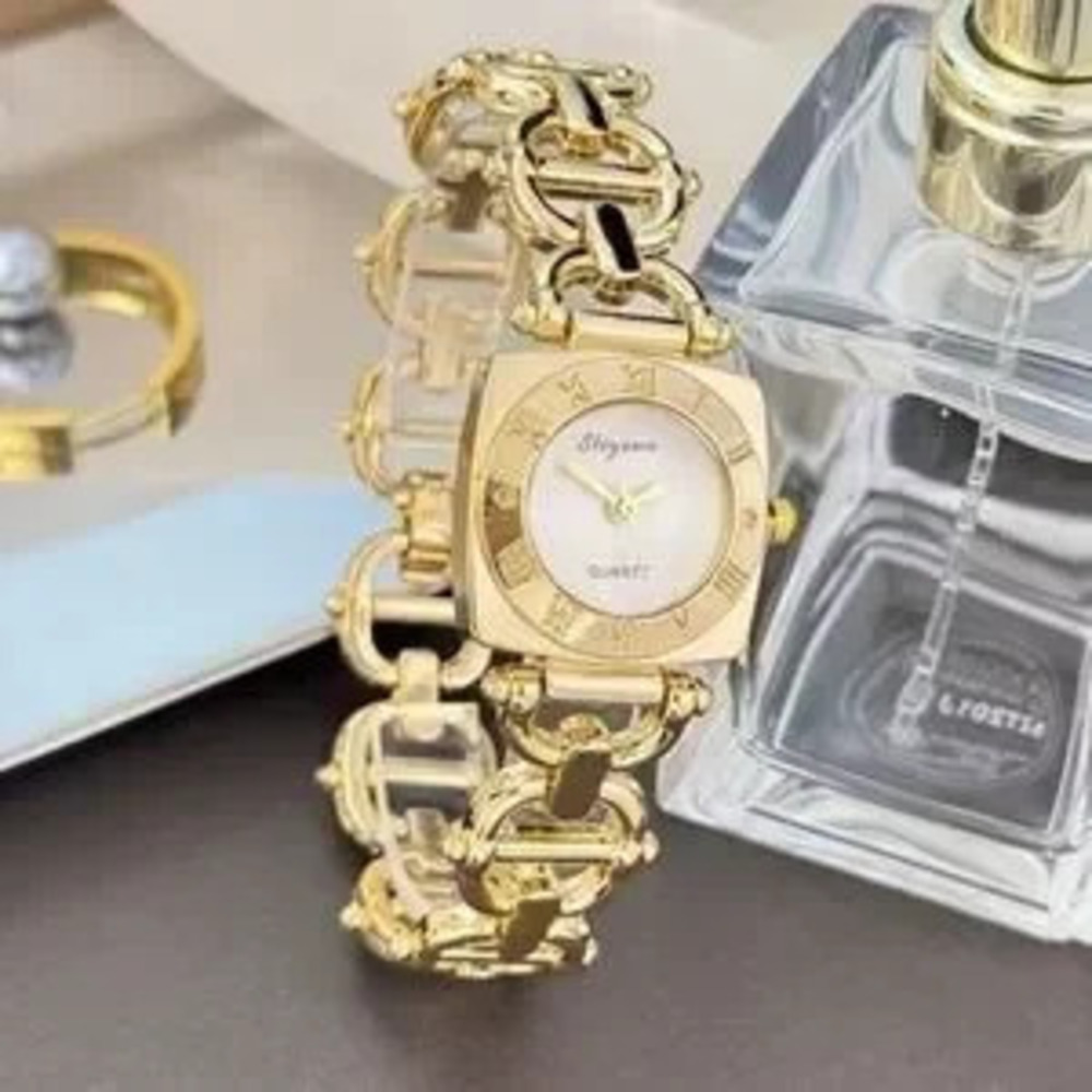 Feminine Stainless Steel Gold Women's Watch by